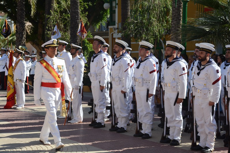 El almirante pasa revista